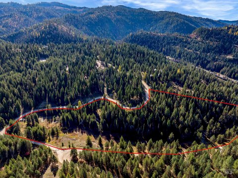 Cascade Land with Mountain Views