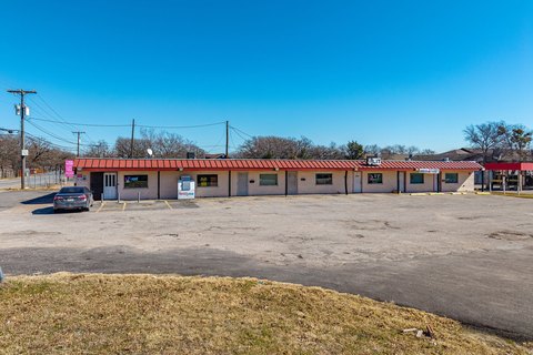 Multi-Tenant Retail Property