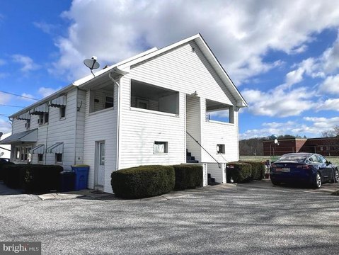 Three-Unit Colonial Triplex