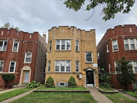 Income-Producing Multifamily Property in Chicago