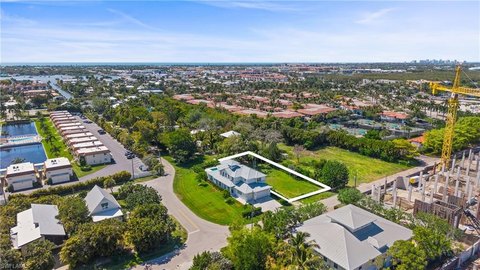Land, NAPLES, FL