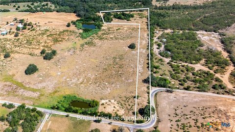 Unrestricted Land in Dale, TX