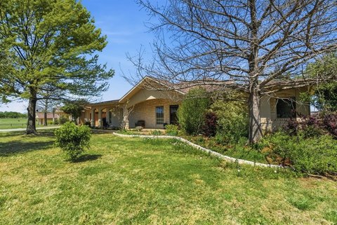 Springtown Ranch with Guest House