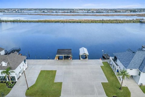 Waterfront Lot with Boat Facilities