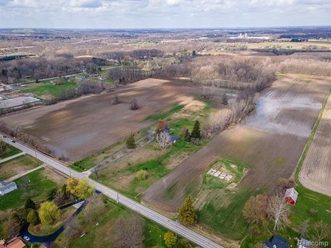 Residential Land in Ash Township