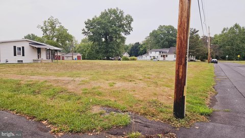 Level Corner Lot in Cumberland