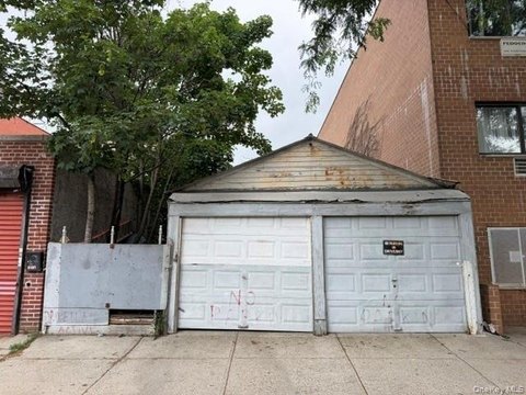 LAND - Bronx, NY