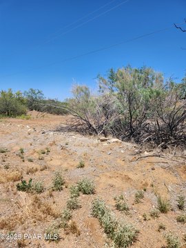 Land in Cordes Lakes, Arizona