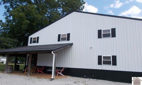 Custom Metal Flex Building