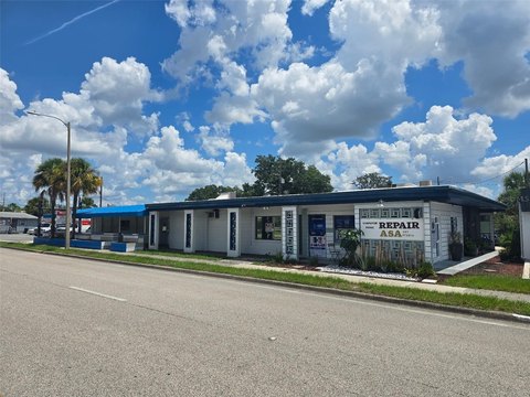Three-Unit Retail Building