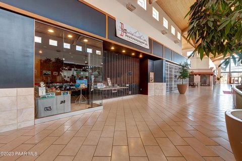 Modern Shopping Center Suite