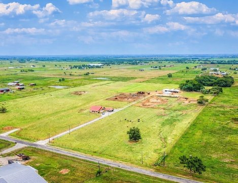 Corner Lot in Gordonville, TX