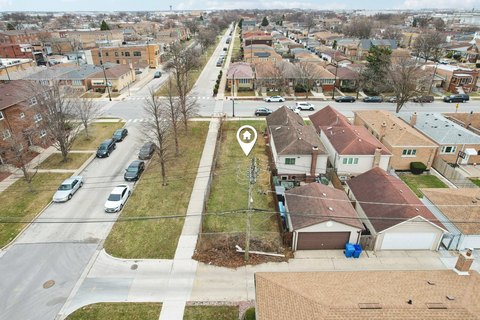 Corner Lot in Chicago