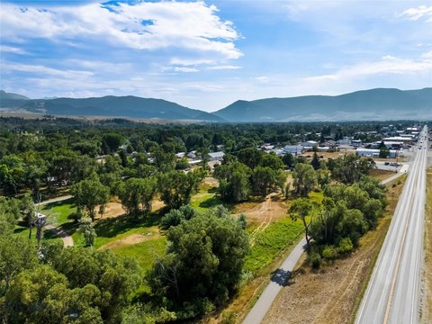 Land, Livingston, MT
