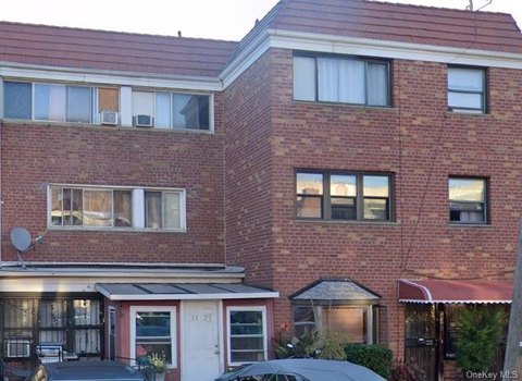 Woodside Brick House with Parking