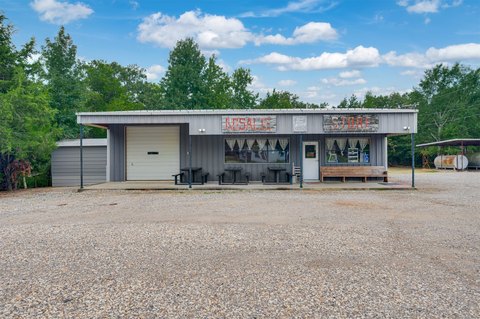 Country-Style Restaurant with Outdoor Deck