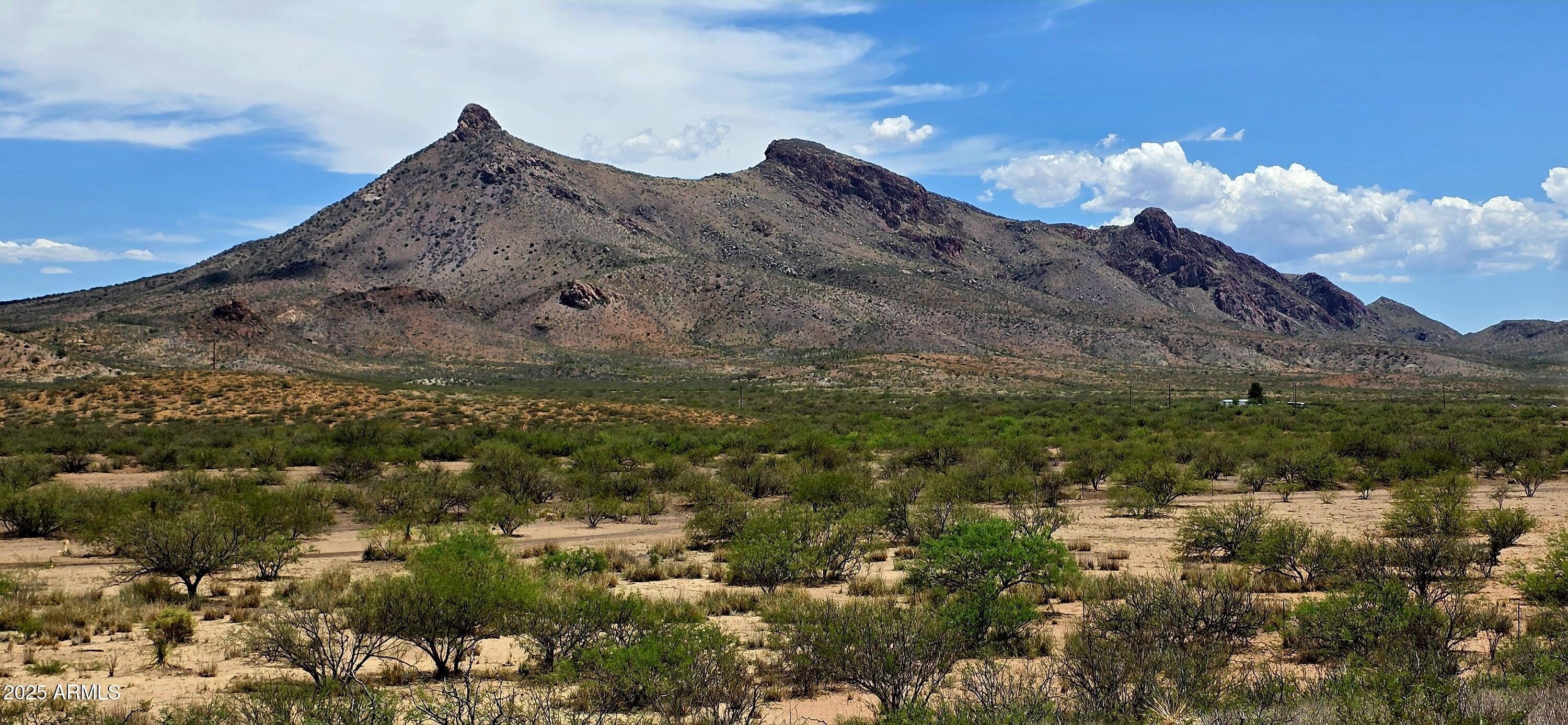 Land with Panoramic Mountain Views
