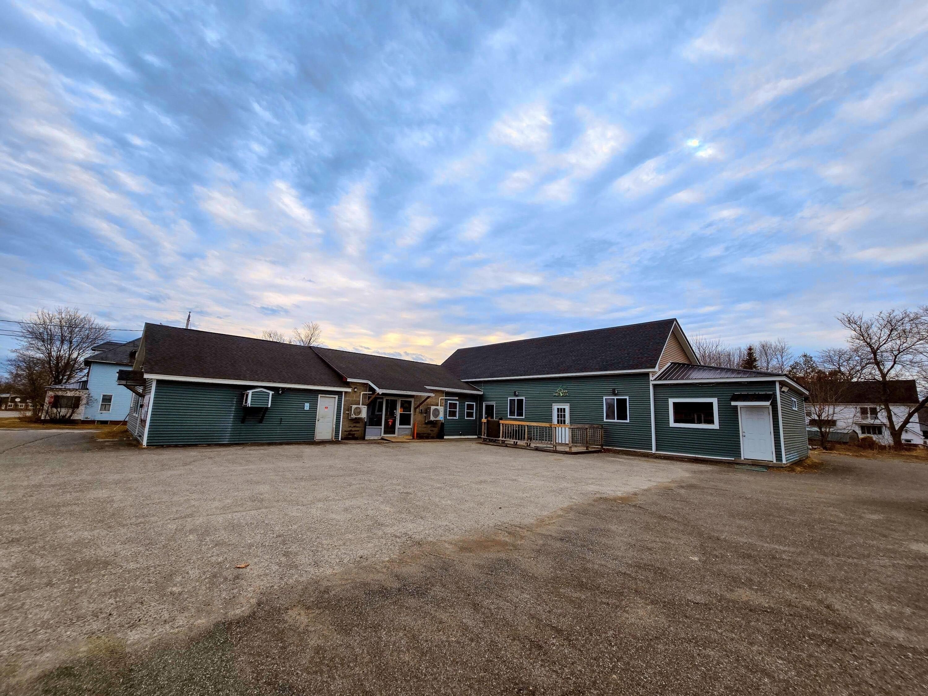 Versatile Commercial Property in Milo