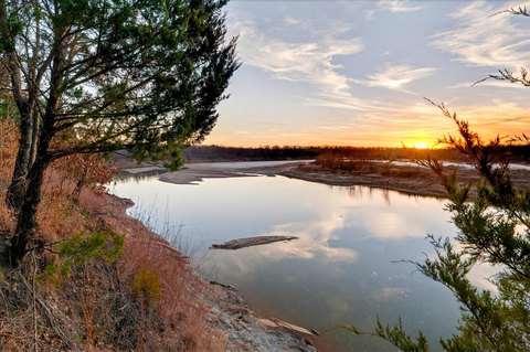 Riverfront Homesite Land