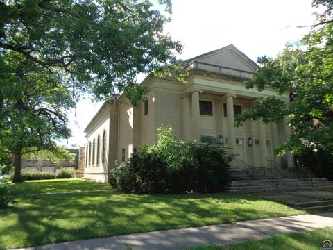 Versatile Commercial Building in Topeka