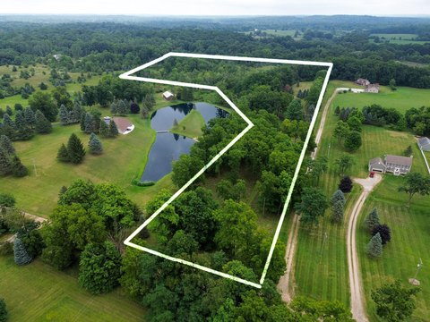 LAND - Manchester, MI