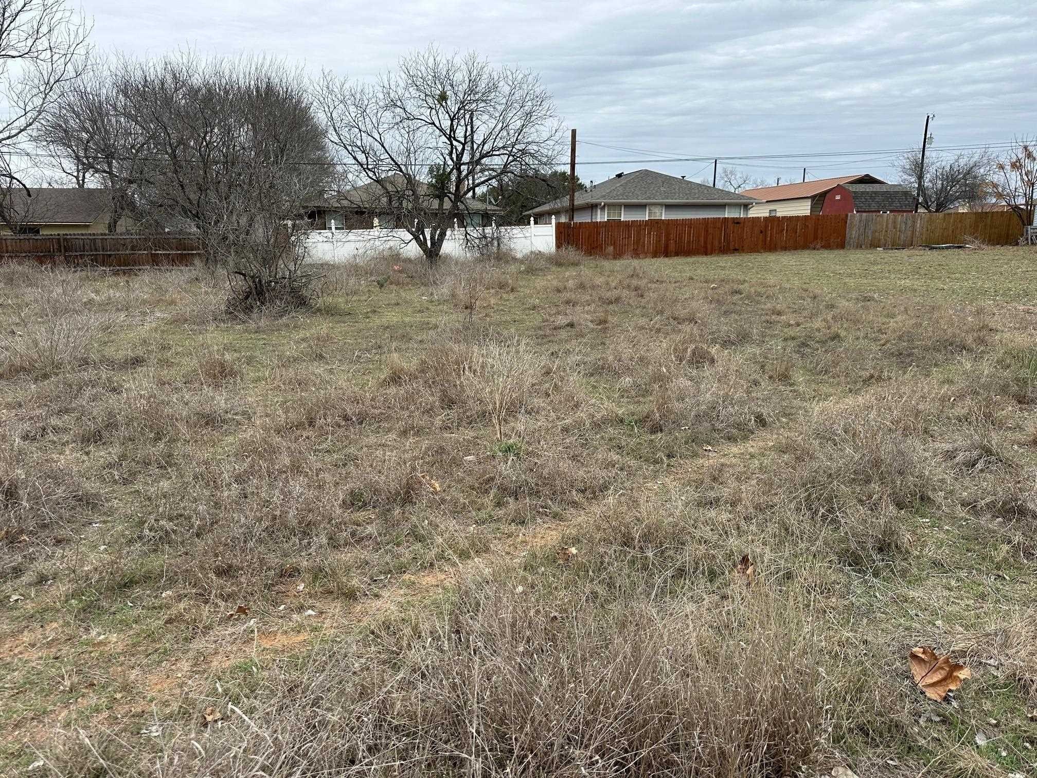 Level Lot Near the Lake