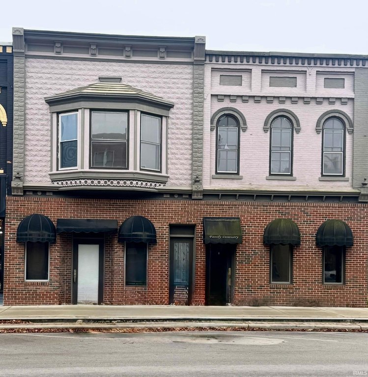 127 E Main St, North Manchester, IN 46962