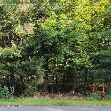 Level Cul-de-Sac Home Site