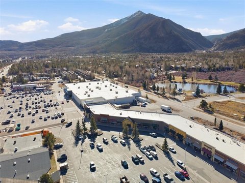 Retail Condo in Premier Corridor