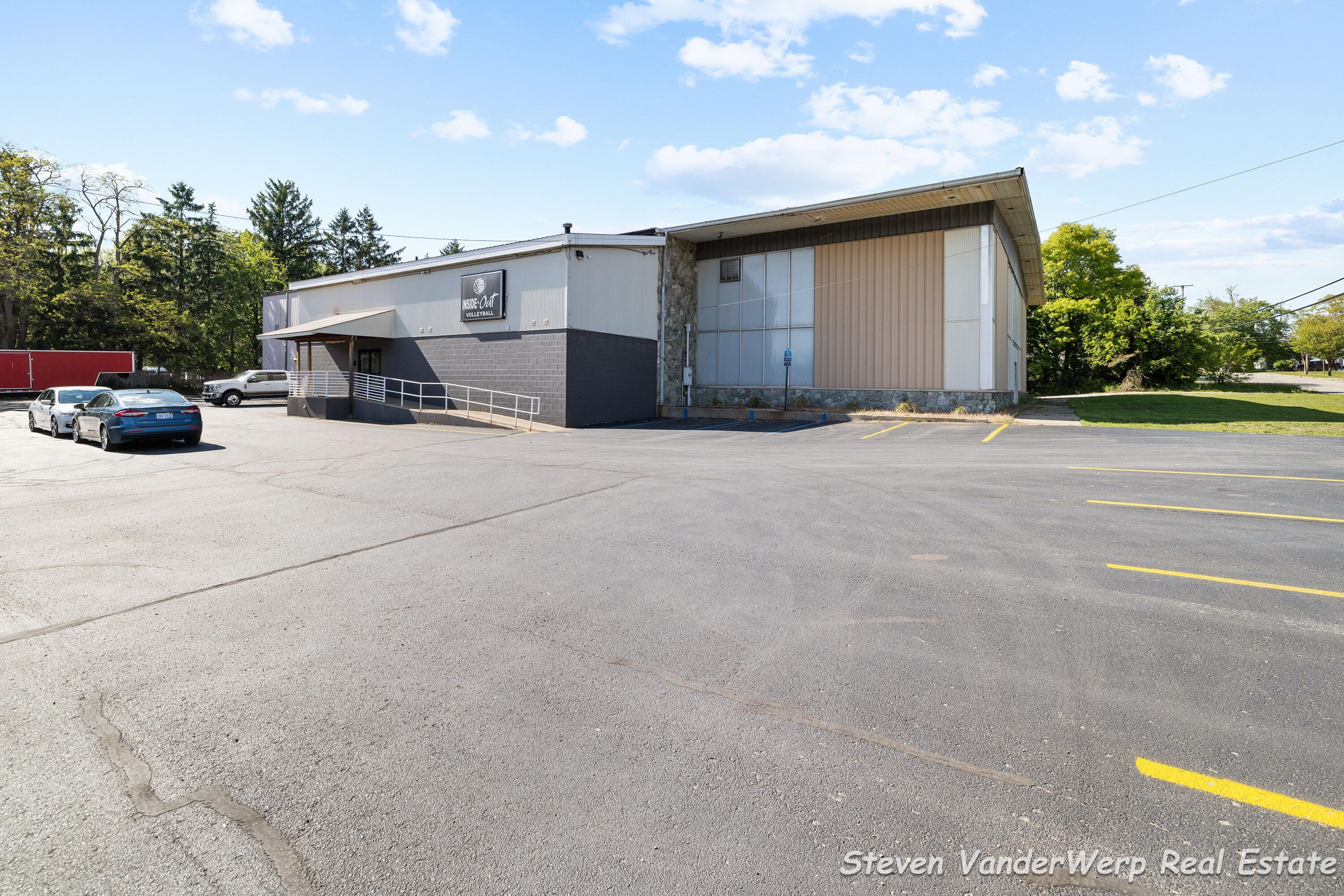 Versatile Commercial Building in Muskegon
