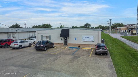 Versatile Commercial Building in New Iberia