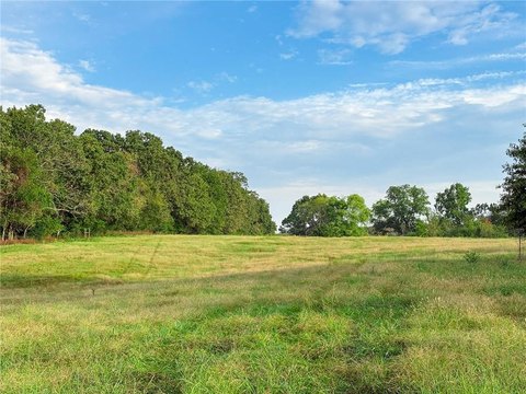 Scenic Hilltop Acres in Arkansas