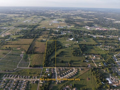 Vacant Tract with Utilities