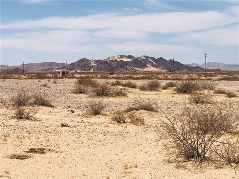 Wonder Valley 5-Acre Parcel