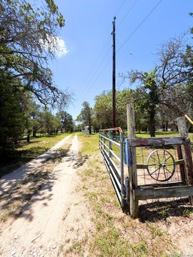 LAND - Seguin, TX
