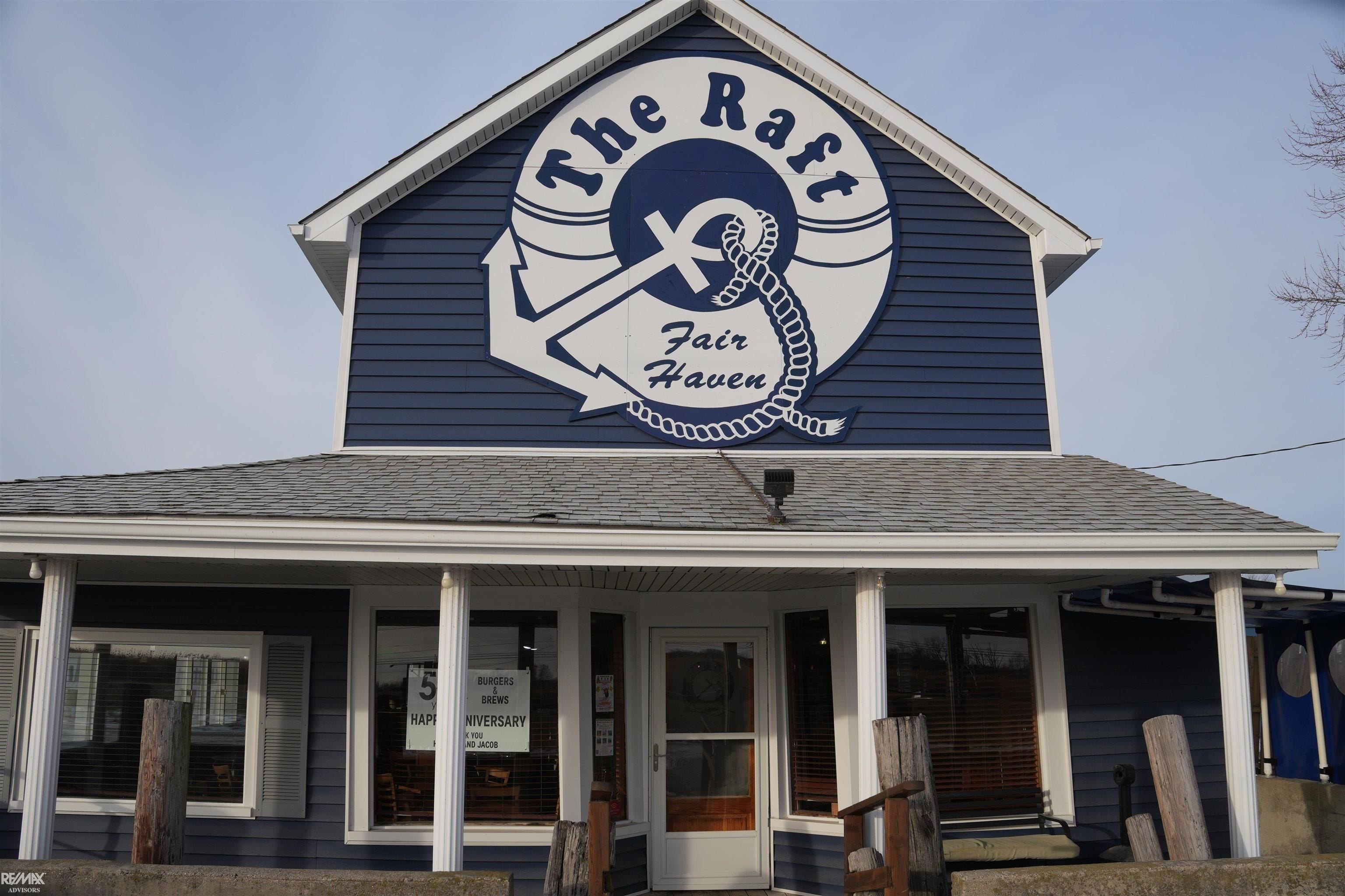 Lakefront Bar/Restaurant Opportunity