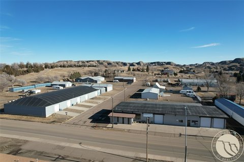 Glendive Commercial Property with Versatile Space