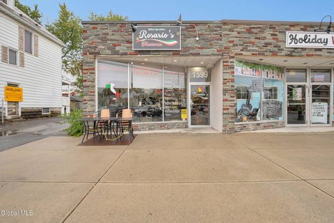 Turn-Key Restaurant with Full Equipment