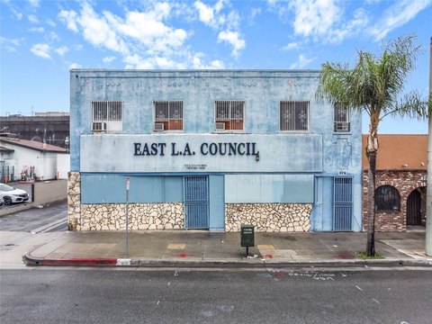 Street-Facing Stand-Alone Commercial Building