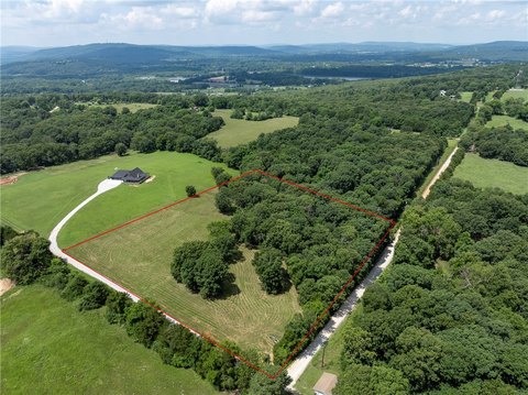LAND - Fayetteville, AR