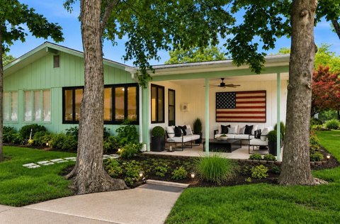Renovated Duplex with Lake Views