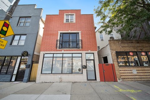 Mixed-Use Building in North Center