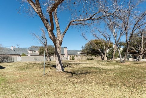 Spacious Lot in Old Midland