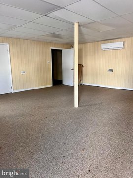 Versatile Commercial Space on Huntingdon