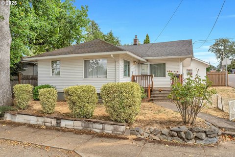 Gladstone Bungalow with Income Potential