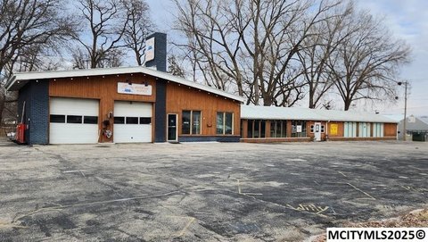 Commercial Property in Clear Lake