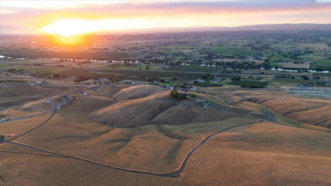 Prosser Land with River Views