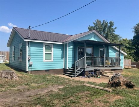 Renovated Property in High-Traffic Area