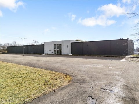 Former Recreation Center For Lease