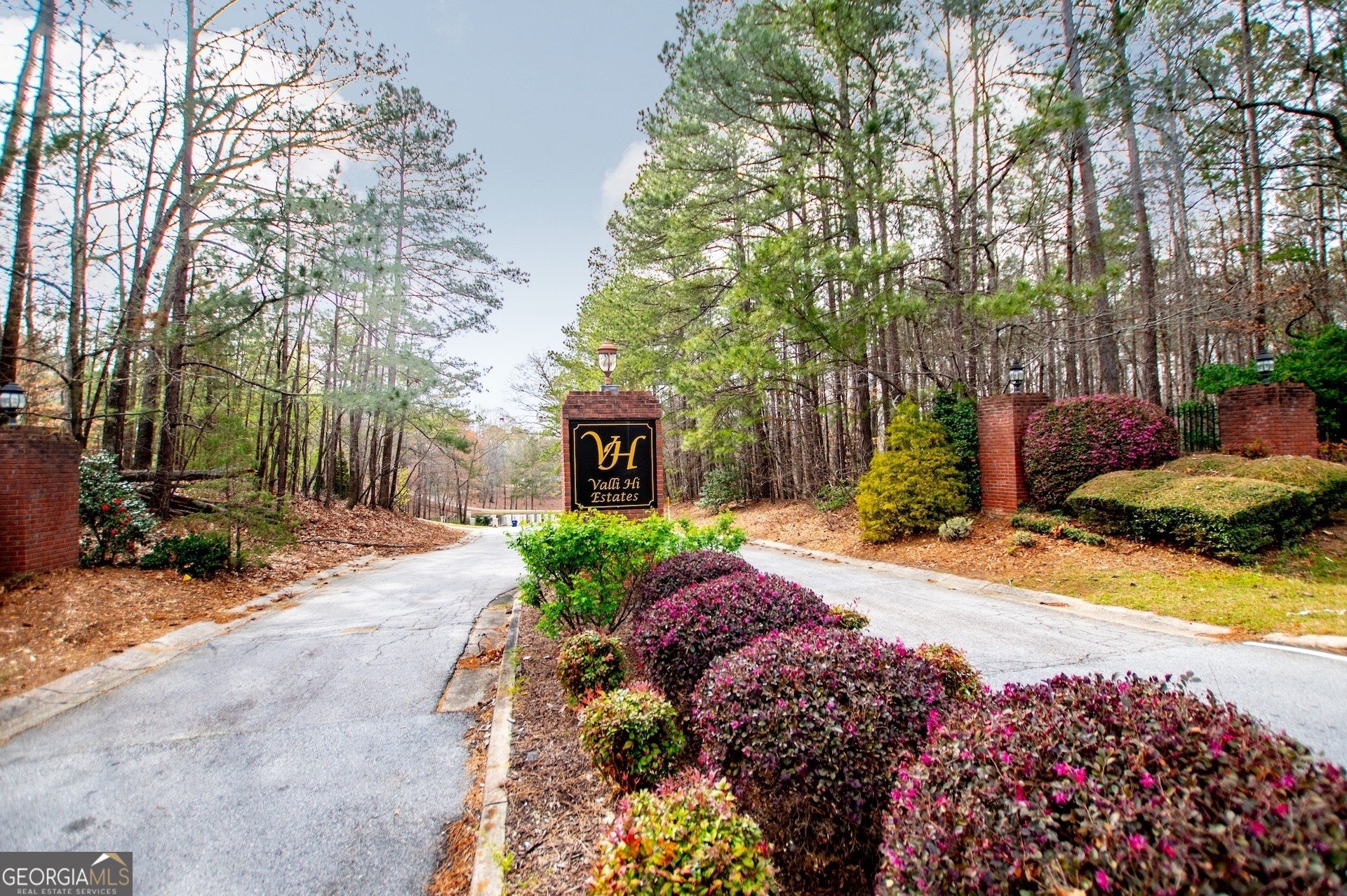 Residential Lot in Vali Hi Estates